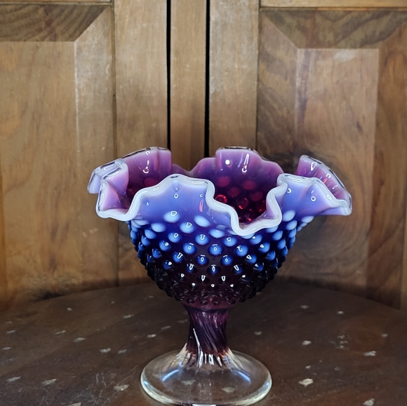 Fenton Art Glass Plum Opalescent Hobnail Ruffled Compote. - Picture 13 of 17